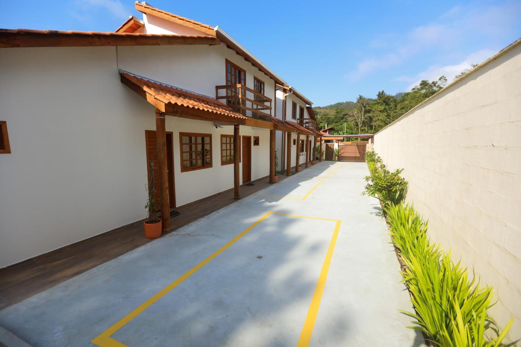 Estaleiro Com Charme - Ar, Churras E Pet Friendly Balneario Camboriu Exterior photo